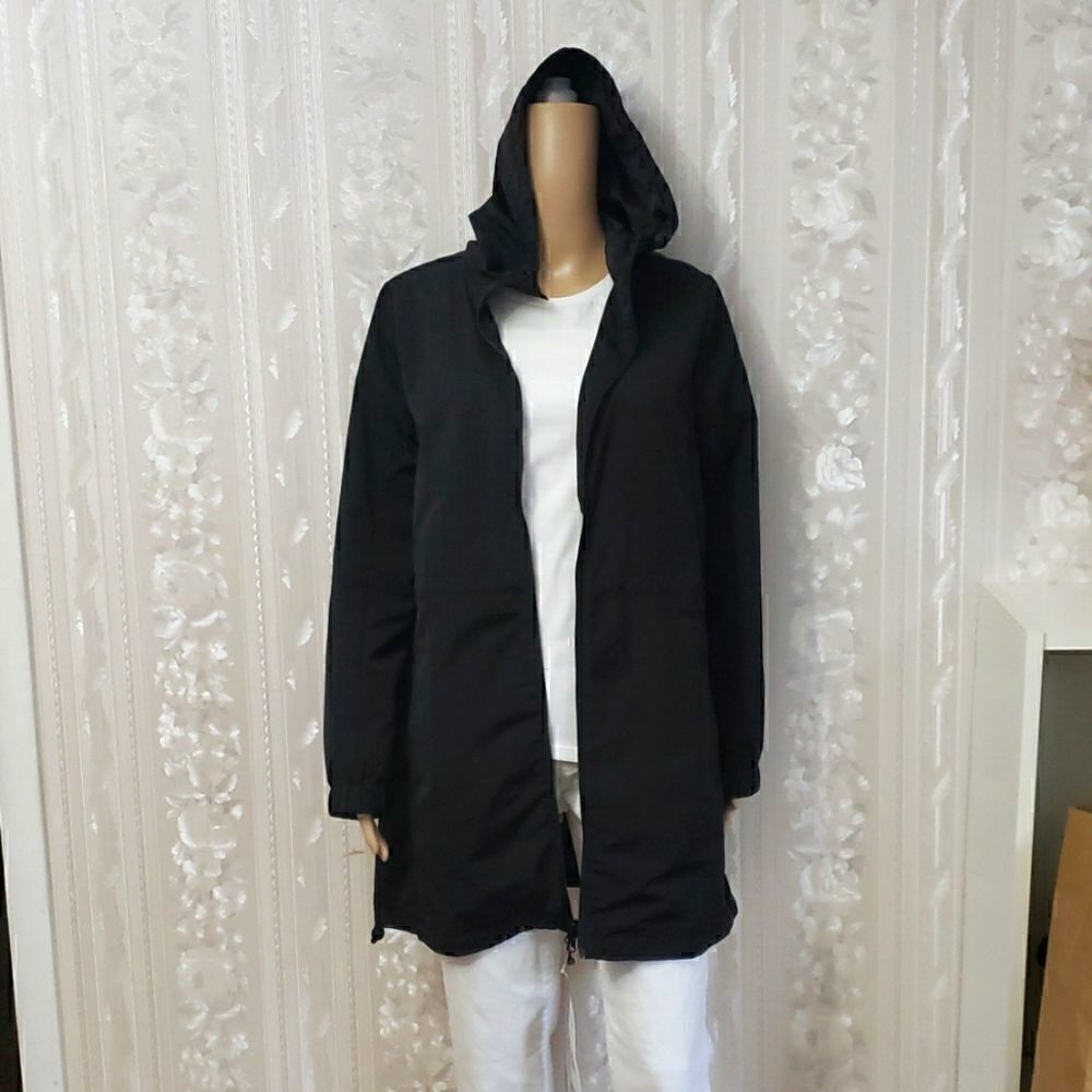 NWT Mondetta women Raincoat Jacket